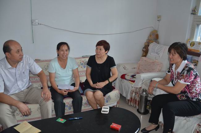 市總工會(huì)走訪(fǎng)慰問(wèn)華紡等重點(diǎn)企業(yè)職工